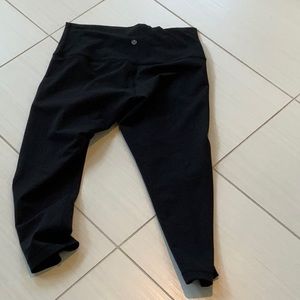 LULULEMON Women’s Size 10 leggings.  Black, 21” length.